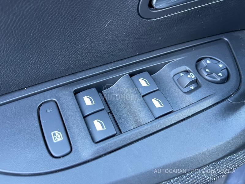 Peugeot 2008 1.2 STYLE