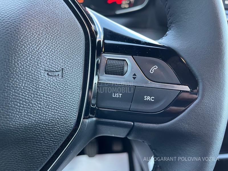 Peugeot 2008 1.2 STYLE