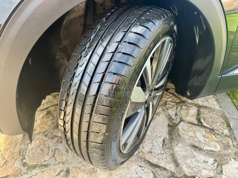 Peugeot 3008 1.6HDI  ALLURE