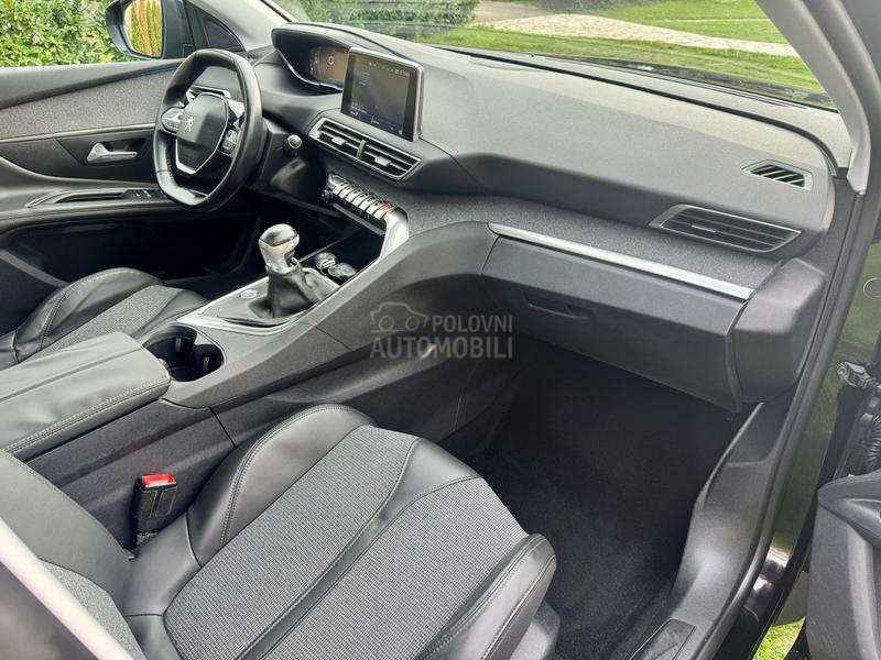Peugeot 3008 1.6HDI  ALLURE