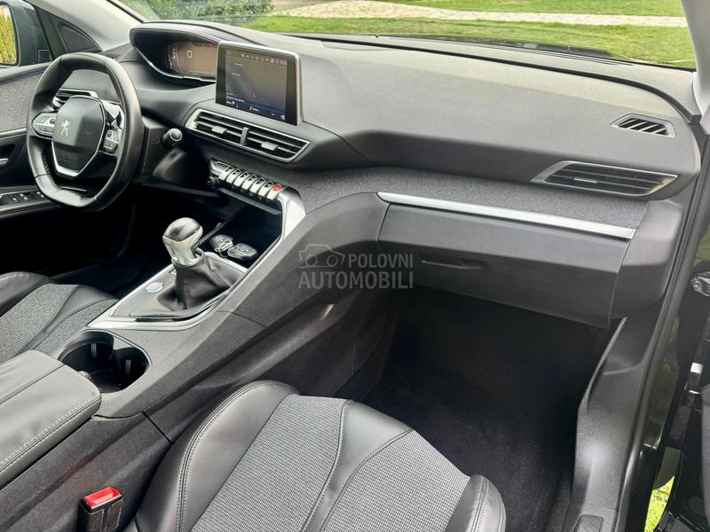 Peugeot 3008 1.6HDI  ALLURE