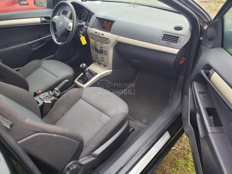 Opel Astra H 