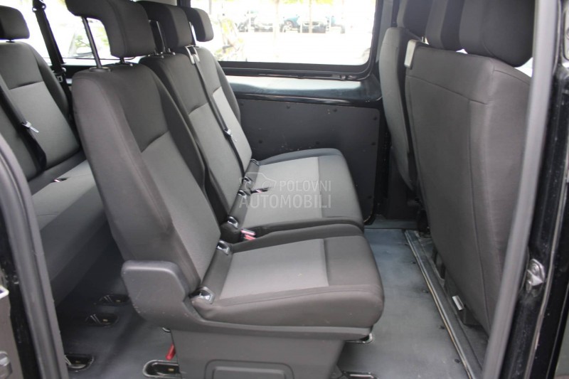 Opel Vivaro 2.0 L 180 A 8