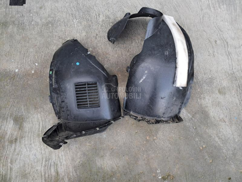 Prednje Desno  Potkrilo