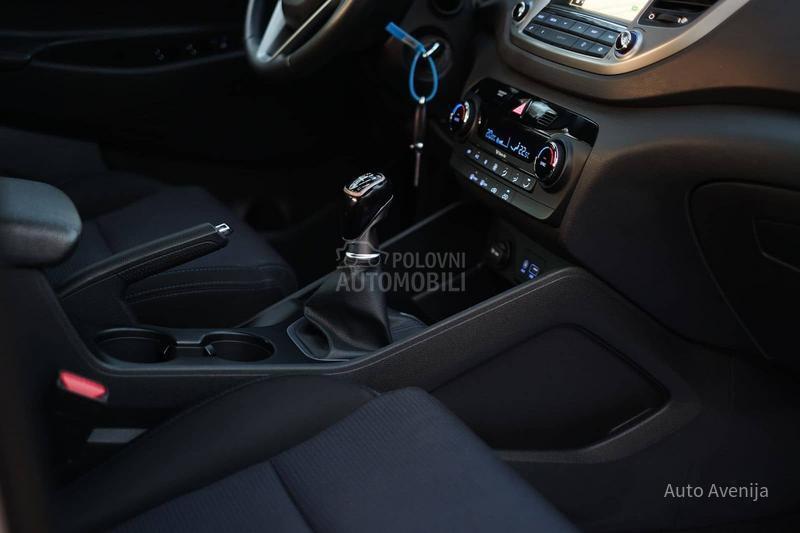 Hyundai Tucson 1.7CRDI 150000 k m