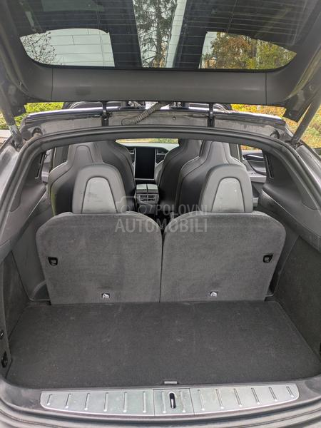 Tesla Model X 75d