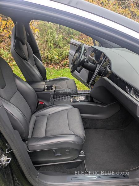 Tesla Model X 75d