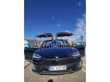 Tesla Model X 75d