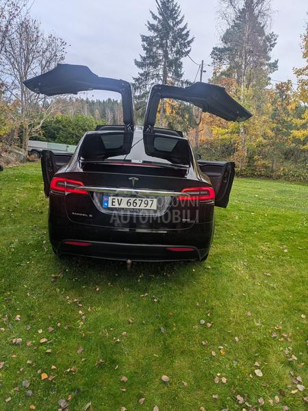 Tesla Model X 75d