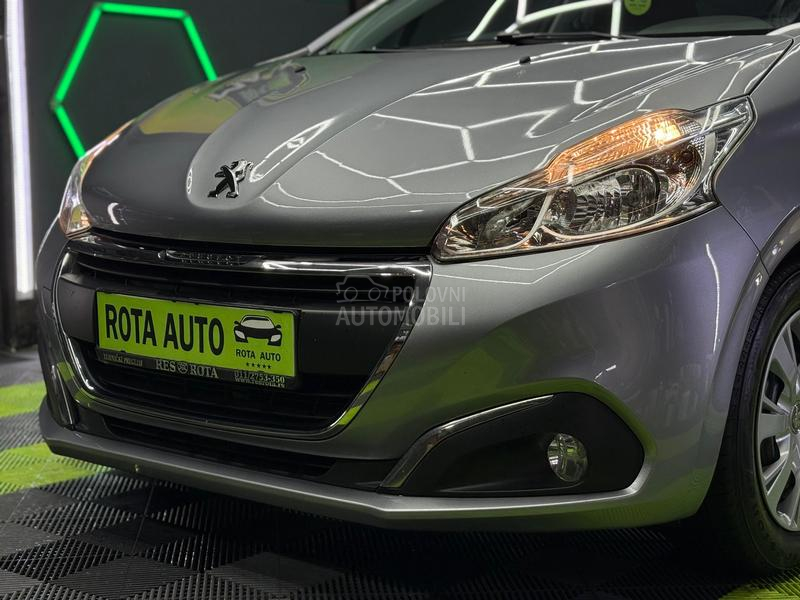 Peugeot 208 1.2b/fabričko stanje