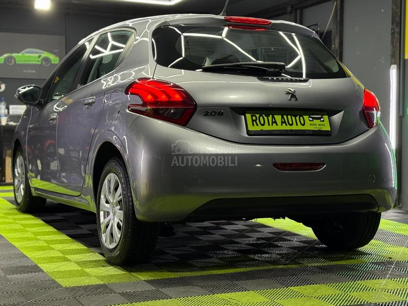 Peugeot 208 1.2b/fabričko stanje