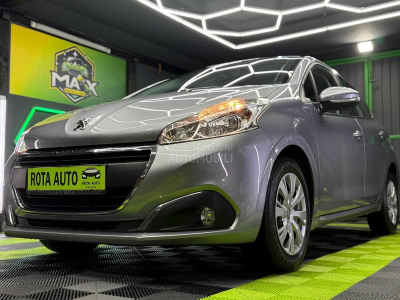 Peugeot 208 1.2b/fabričko stanje