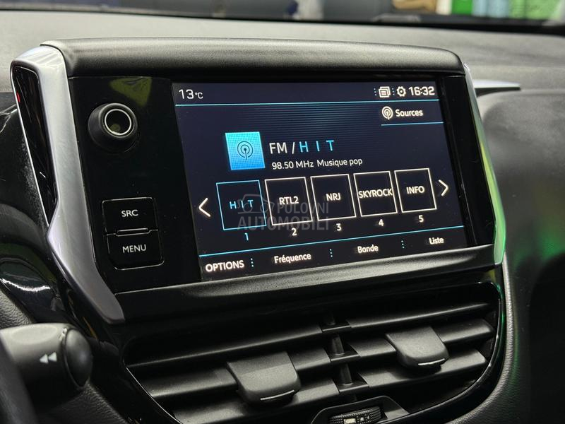 Peugeot 208 1.2b/fabričko stanje