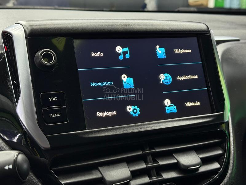 Peugeot 208 1.2b/fabričko stanje