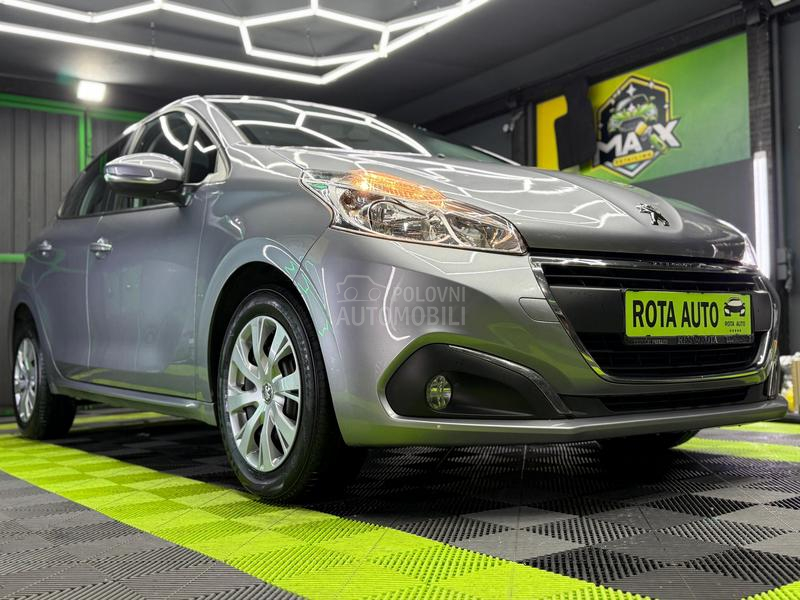 Peugeot 208 1.2b/fabričko stanje