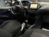 Peugeot 208 1.2b/fabričko stanje