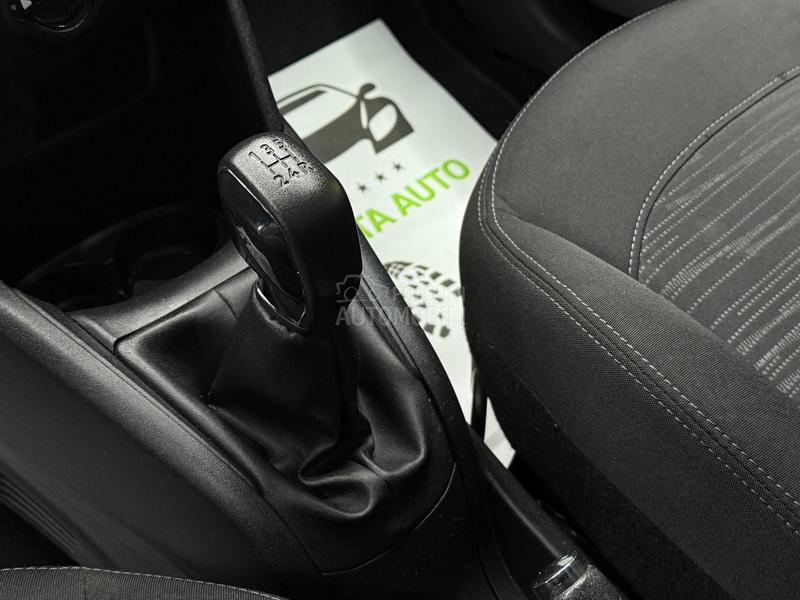 Peugeot 208 1.2b/fabričko stanje