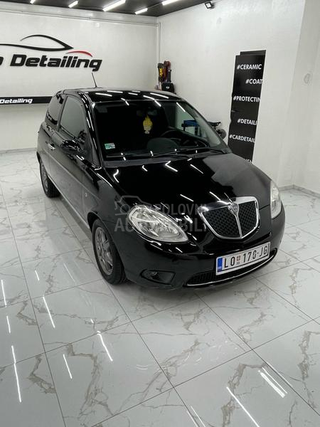 Lancia Ypsilon 