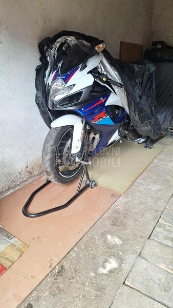 Suzuki GSX R 750