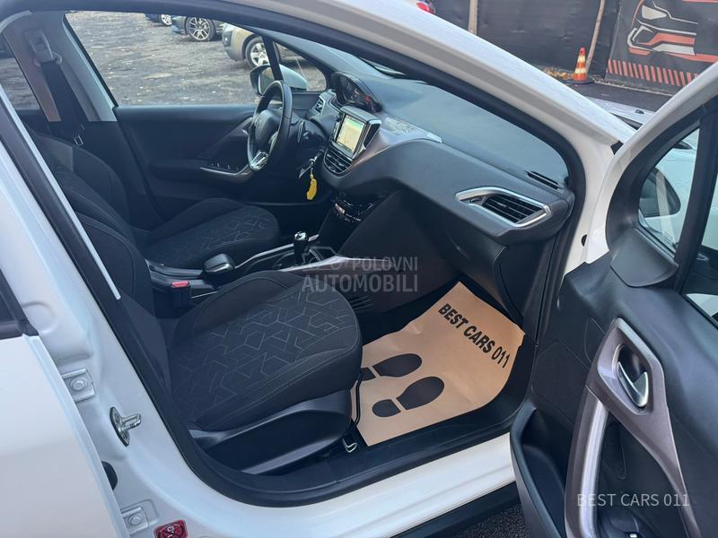 Peugeot 2008 1.6 e-HDI auto matic