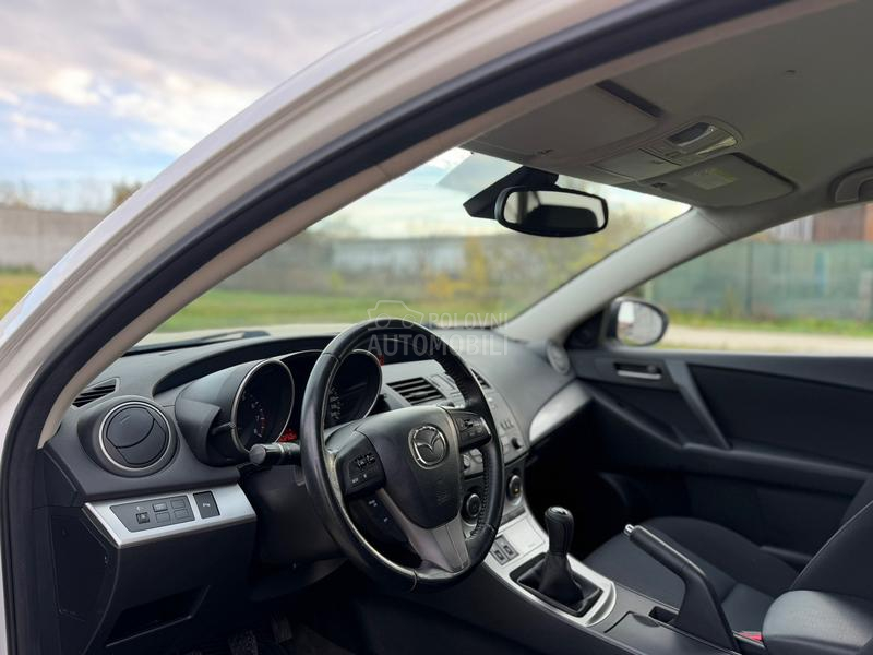 Mazda 3 1.6i SPORT CH