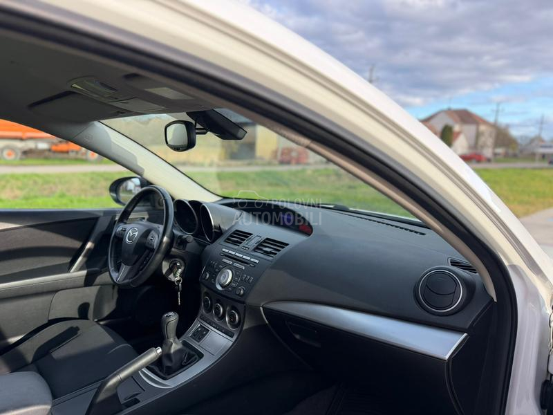 Mazda 3 1.6i SPORT CH