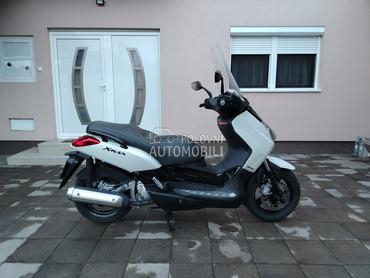 Yamaha x max 250