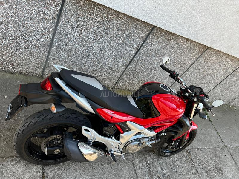 Suzuki gladius