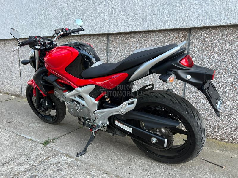 Suzuki gladius