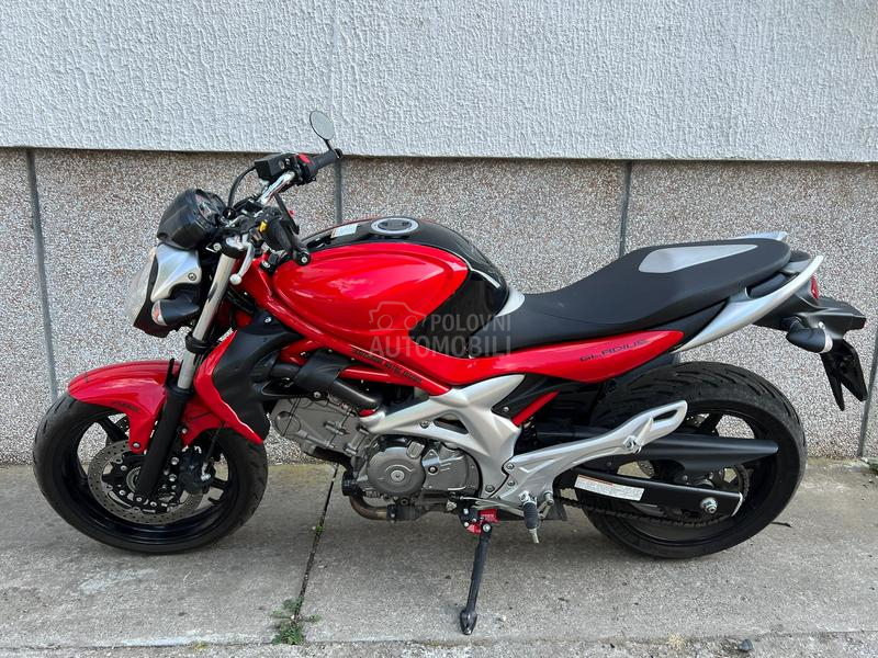Suzuki gladius