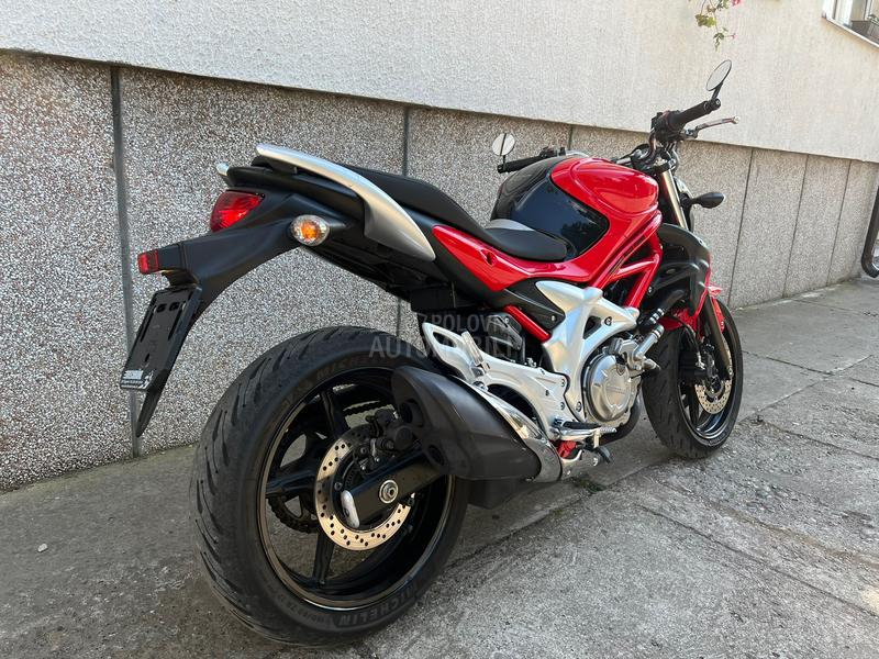 Suzuki gladius