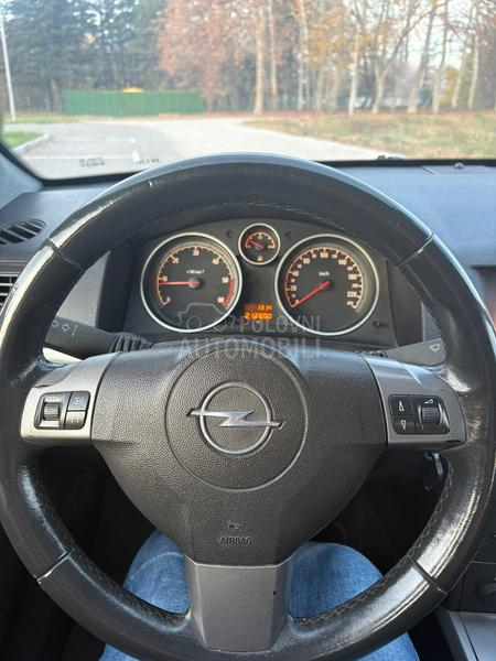 Opel Astra H 