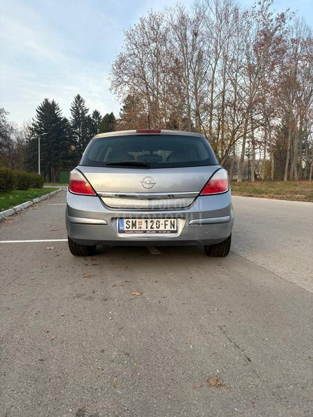 Opel Astra H 