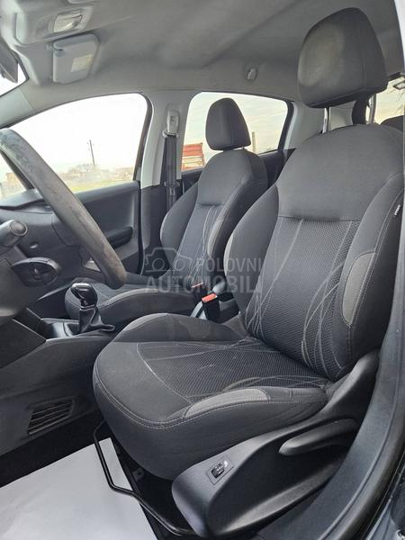 Peugeot 208 ZA TRG.OVCE/TO.P CEN