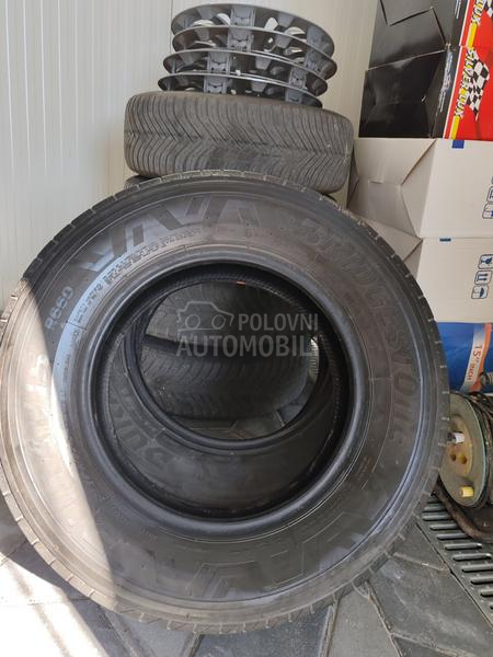 Bridgestone 215/70 R15 Letnja