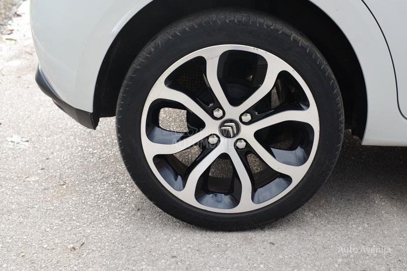 Citroen C3 1.2i EXCLUSIVE CH