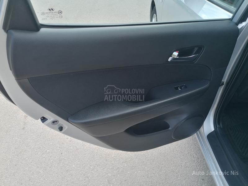 Hyundai i30 1.6i ILIKE CH