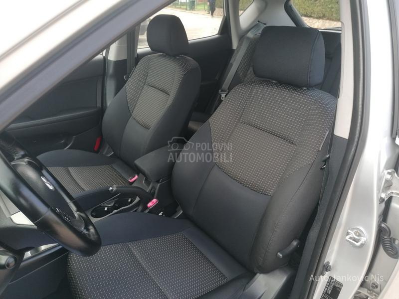 Hyundai i30 1.6i ILIKE CH