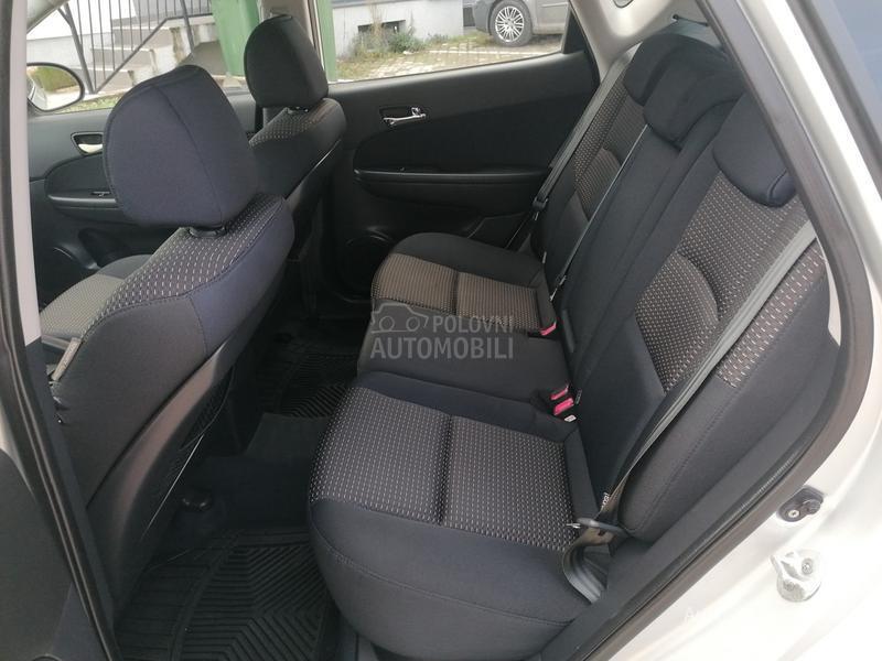 Hyundai i30 1.6i ILIKE CH