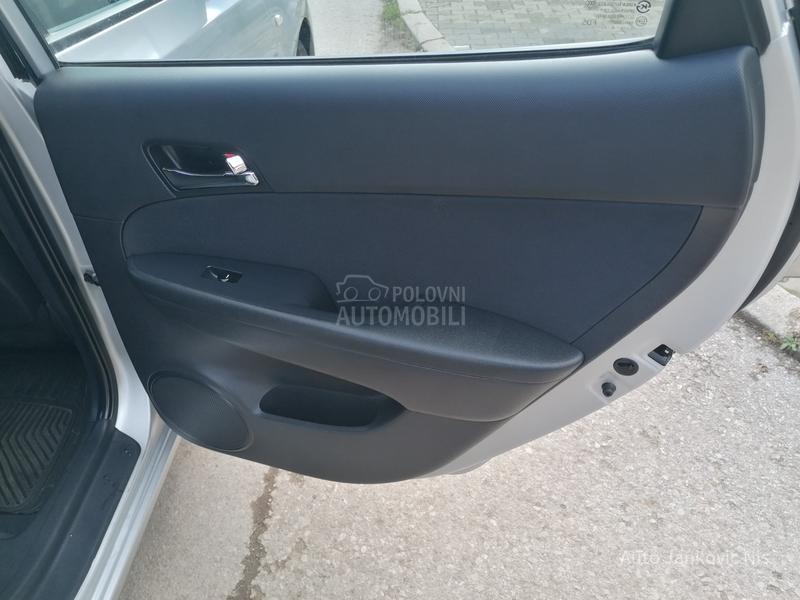 Hyundai i30 1.6i ILIKE CH