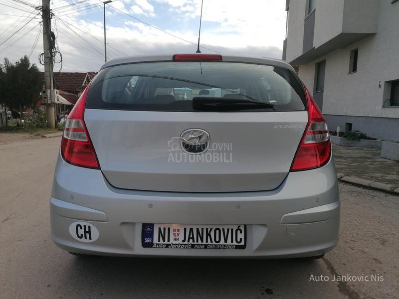 Hyundai i30 1.6i ILIKE CH