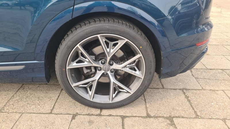 Audi Q8 3.0d S-LINE/MATRIX