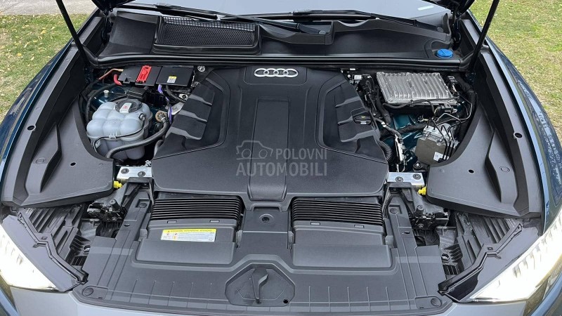 Audi Q8 3.0d S-LINE/MATRIX