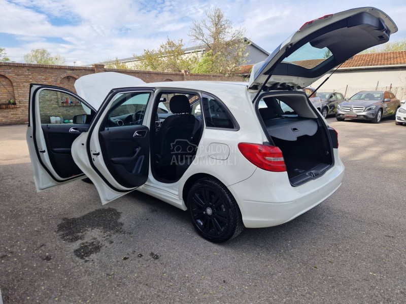 Mercedes Benz B 180 EXECUTIVE