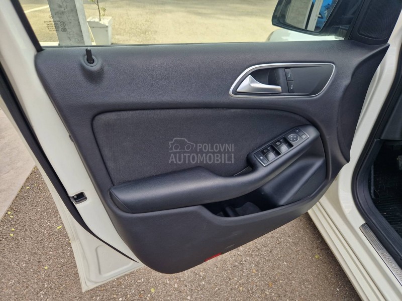 Mercedes Benz B 180 EXECUTIVE