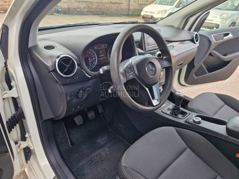 Mercedes Benz B 180 EXECUTIVE