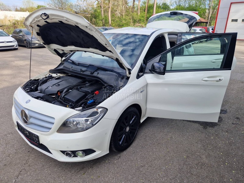 Mercedes Benz B 180 EXECUTIVE