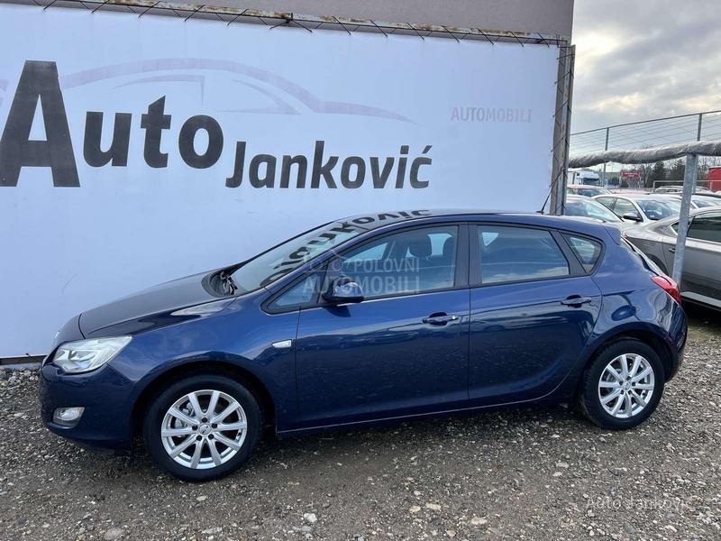 Opel Astra J 1.6 B