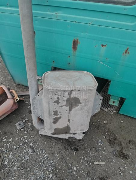 AUSPUH MERCEDES 1518