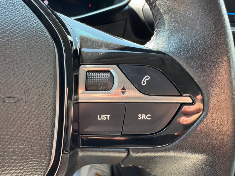 Peugeot 208 1.2 b Allure